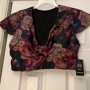 Torrid 0 L Bikini Top NWT Rose Floral